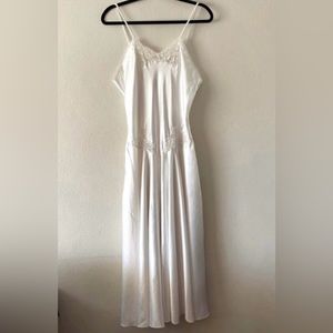 Victoria's Secret Gold Label Ivory Lace Bridal Gown